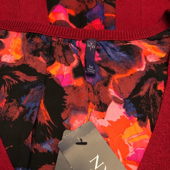 NYDJ Mixed Media Red V Neck Sweater NWT - Picture 6 of 7